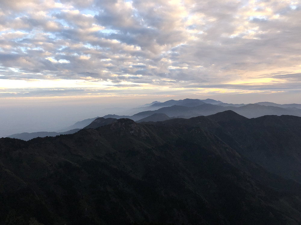 瑞泰風(fēng)團隊觀賞南岳衡山晚霞